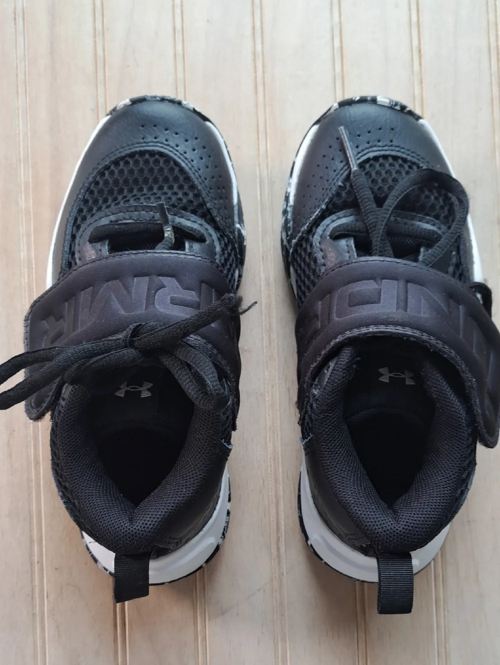 Under Armour Assert 10 AC Black White Hook & Loop Kids Running Shoes